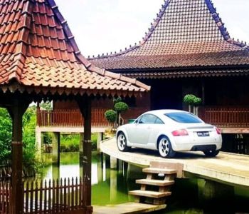 DiJual Rumah Joglo Arsektektur Bergaya Seni Tinggi Di Jalan Mandi Api KM 5