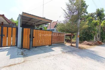 Rumah Siap Huni Konsep Bangunan Memanjang Cocok Untuk Investasi