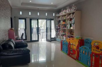 Jual Rumah Dengan Swimming Pool Di Sukamulya Bandung