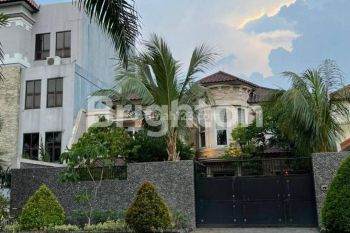 RUMAH MEWAH BUKIT DARMO GOLF SEMI FURNISH DEKAT LENMARC