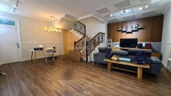 Rumah Lt 239m2, Rapi Siap Huni Semi Furnished Jatinegara Jaktim