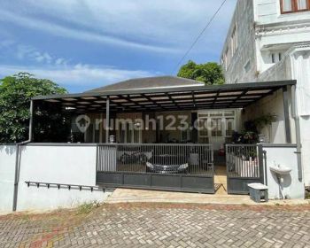 Rumah Minimalis Mewah Grafika Banyumanik, Semarang