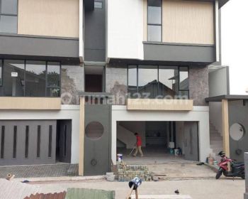 Rumah Baru Modern Tropis Mewah di Setra Duta Dekat Ke Tol Pasteur