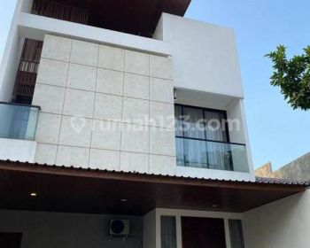 Rumah Keren Super Cozy With Sky Terrace di Bumi Serpong Mas