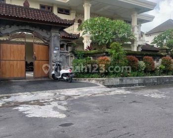 Rumah Besar Dan Mewah Kawasan Elit Sanur Dekat Pantai
