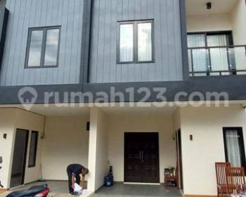 Rumah 2 lantai murah area bintaro