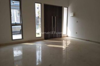 Rumah The Piano Golf Island PIK **