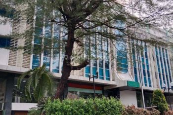 Gedung Perkantoran 4 Lantai Barre Condition di Cikini, Menteng
