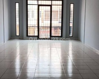 Ruko 2 Lantai Siap Huni Nyaman di Komplek Mekar Wangi Bandung