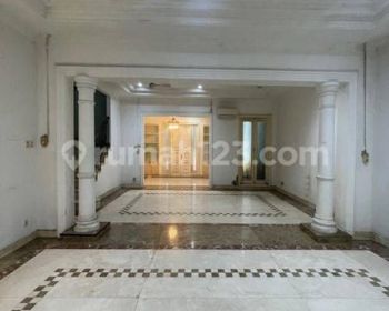 Rumah Sewa Lembang Menteng 2 Lantai 4 Kamar Cocok Untuk Kantor