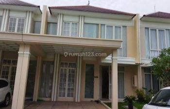 Rumah Pakuwon City 2 lantai semi furnish