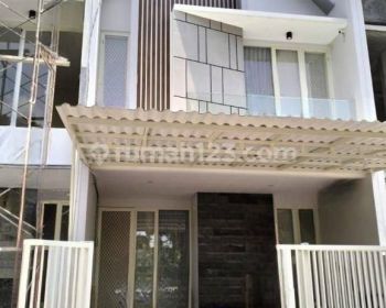Dijual Rumah Baru Manyar Scandinavian