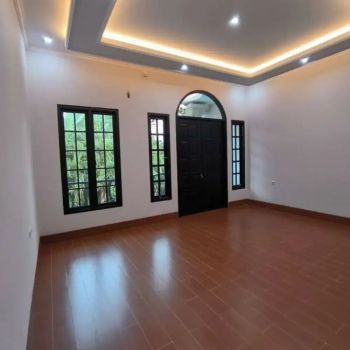 Rumah eropa clasic di pejaten barat jaksel