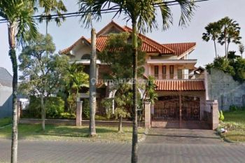 Rumah 2 Lantai Pondok Blimbing Indah Araya di Malang