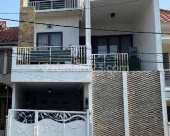 Rumah Bagus dan Cantik siap huni di Cluster Taman Puspa Kota Harapan Indah 3 SHM