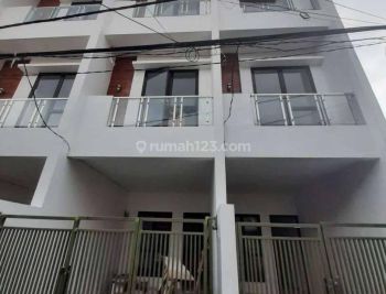 Rumah baru bebas banjir di tanjung duren(TD93B)