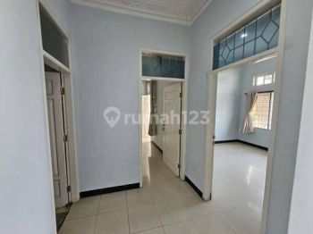 Rumah 2 Lantai Siap Huni di Cikutra, Bandung