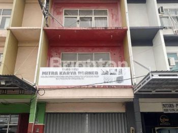 RUKO 3 LANTAI AREA MT. HARIYONO