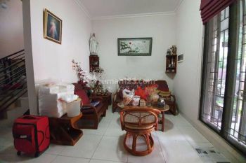 Rumah 2 lantai hadap Selatan PHG