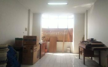 Ruko 4 Lantai Siap Pakai di Cideng Jakarta Barat Lokasi Bagus