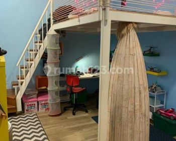 Rumah 2 Lantai dengan Konsep Villa