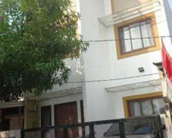 DISEWAKAN RUMAH MEWAH SIAP HUNI BEBAS BANJIR DI BEKASI TIMUR REGENCY