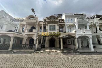 TURUN HARGA!! Dijual Villa Komplek Helios Villas Kondisi Siap Huni
