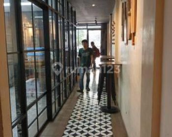 Disewakan ruko 3 lantai di Darmawangsa untuk ruang usaha