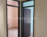 thumbnail-sewa-rumah-murah-semi-furnished-dekat-tol-grand-wisata-bekasi-9