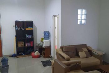 disewakan ruko aktif 2 lantai Jalan Utama Golf Raya Arcamanik Endah Antapani