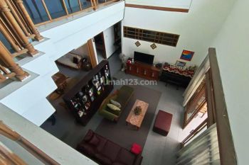 Rumah di Komplek Tubagus Ismail Dekat Cigadung Sayap Dago Bandung