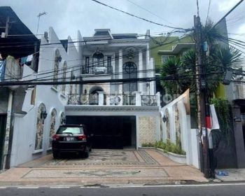 Rumah mewah baru Non Komplek di Mampang Prapatan, Pancoran,JakSel
