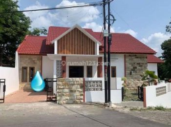 Dijual Rumah Luas 200m 3kt 2km SHM Lokasi Depok Sleman Yogyakarta