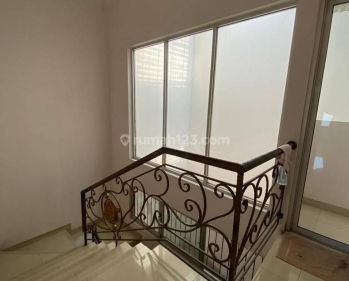 Rumah di Mayang Permai SHM Bagus Best Deal