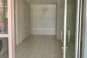 Ruko di Jalan Beteng Kranggan , Semarang Sudah Renovasi