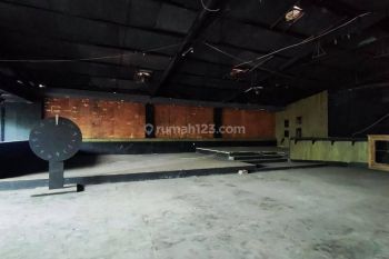 Ruang Usaha Gedung 2 Lantai di Setiabudi Bandung