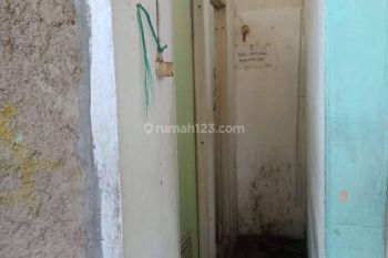 Gudang Sayap Holis Akses Kontainer