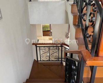 Rumah 2 Lantai Luas Lokasi Strategis Di BSD