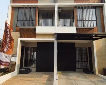 rumah 2 lantai area strategis