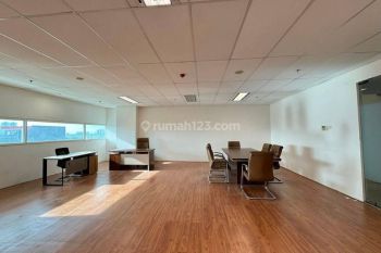 Perkantoran Springhill Office Tower Kemayoran 80 Meter