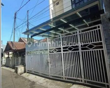 Y261 Rumah Modern 3 Lantai Strategis di Tebet Barat Jakarta Selatan