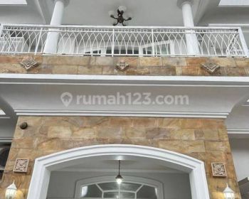 Dijual Cepat Rumah Cakep di Cluster Harapan Indah Regency Bekasi.