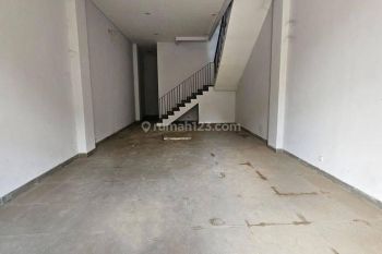 Ruko Bagus Strategis 4 Lantai di Pasar Cengkareng, Hadap Jalan