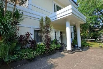 Rumah Modern Siap Huni Lokasi Elite Area Kebayoran Baru