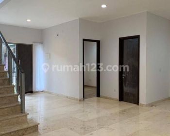 Disewakan Rumah Golf Island Violin Semi Furnish 2 lantai