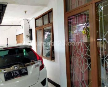 Rumah 1,5 Lantai Siap Huni Di Holis Permai