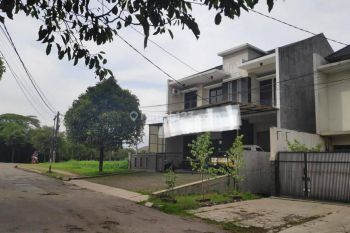 Dijual Turun Harga Rumah 2 Lantai di Batu Nunggal Indah Raya