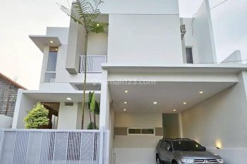 RUMAH MEWAH 2 LANTAI DEKAT SEKOLAH BUDI MULIA SLEMAN