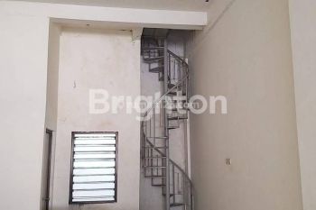 RUKO PANJI MAKMUR PANJANG JIWO SIAP PAKAI. SUDAH RENOVASI!