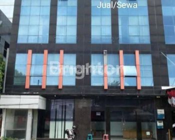 GEDUNG JALAN PANJANG JAKARTA BARAT 4,5 LANTAI PLONG UKURAN 12 X 30 PINGGIR JALAN